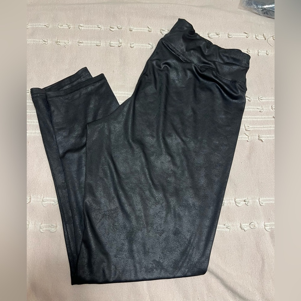 Runway ready faux leather leggings
